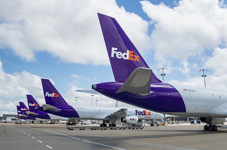 交易双方选择国际物流所产生的影响和帮助